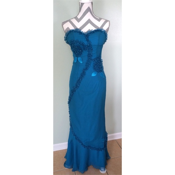 Hannah S. Dresses & Skirts - HANNAH S Blue Silk Floral Strapless Prom Dress